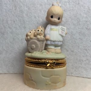 Vintage Precious Moments Trinket Box - God Loveth A Cheerful Giver 1998